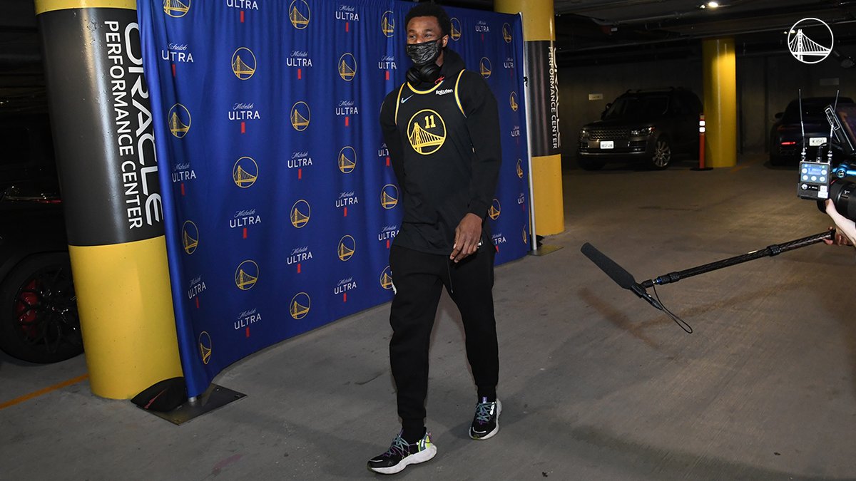 BleacherReport's tweet photo. The entire @warriors team pulled up in Klay jerseys.

Real ones. https://t.co/AFFeF7Sfxx