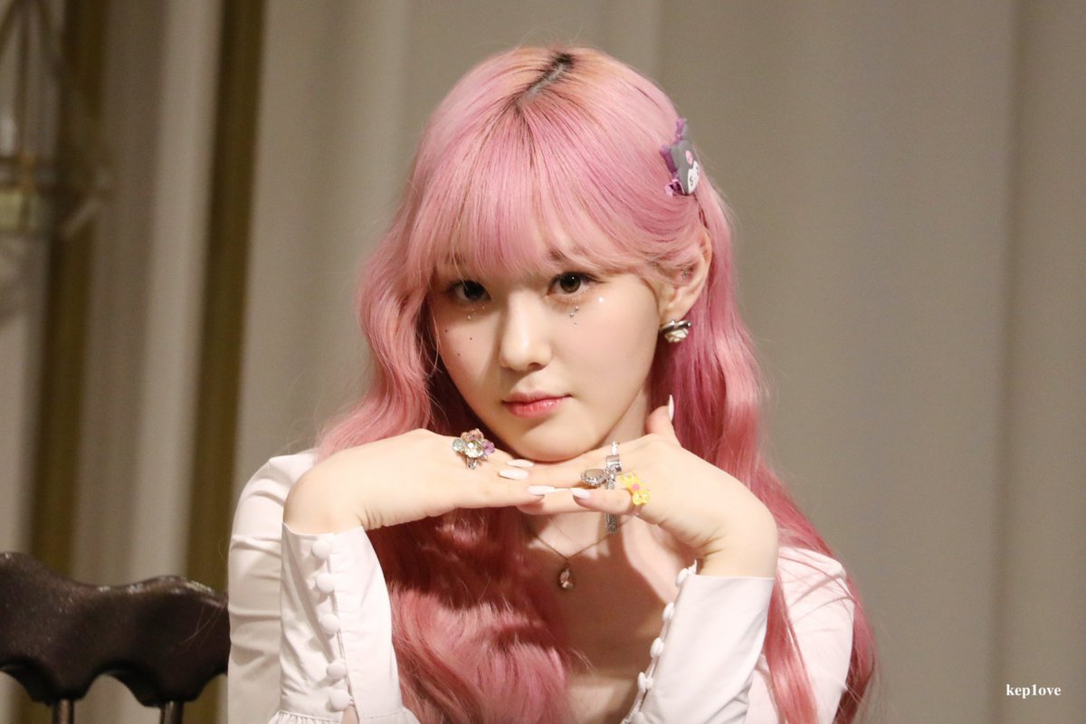 picschaehyun's tweet photo. a princess https://t.co/IWBTbSqLbv