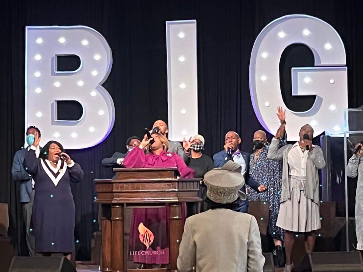 bestlifeatl's tweet photo. What a Powerful Worship Experience at the LIFE Church today. #BIGPraise #BIGWorship #BIGWord #2022 #TheyearofBIG #LIFEChurchAtl https://t.co/KTKE1adA2t