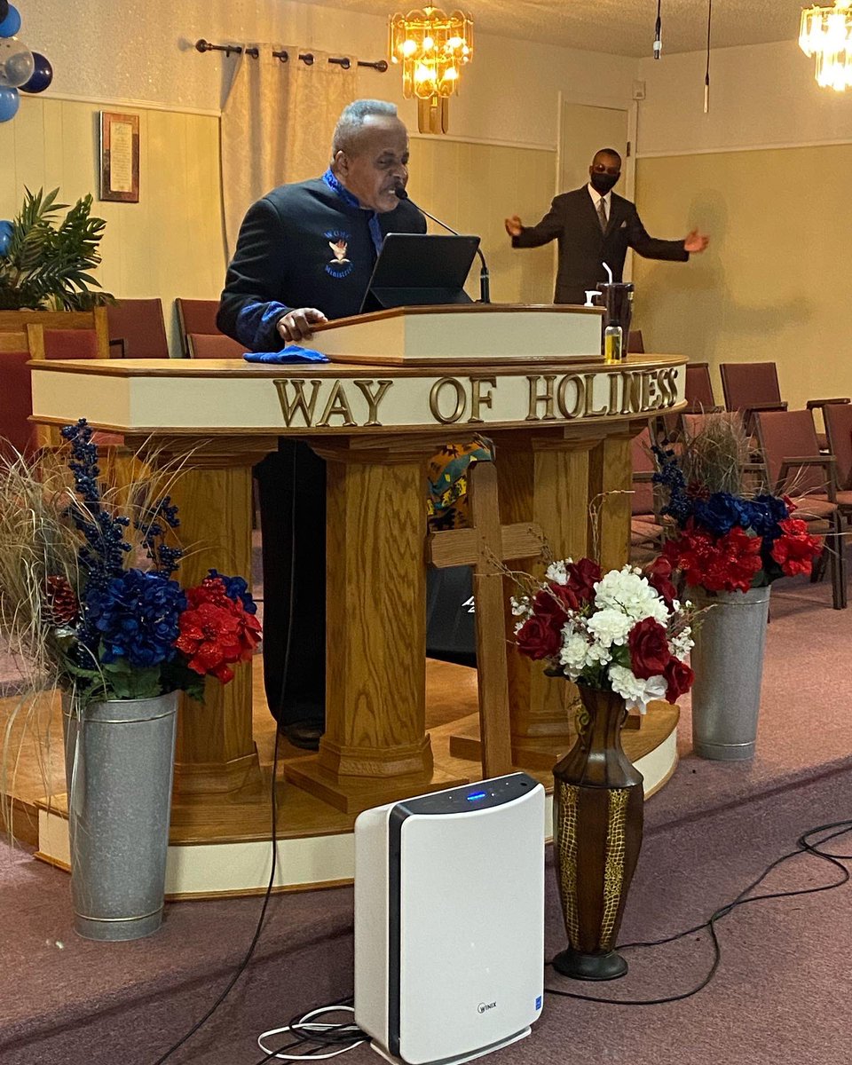 wohtemple's tweet photo. #SundayMorningService #wohmshift #SundayMessage #fromdesperationtomanifestation #sundayvibes #sundaymotivation #BishopNixon π₯π₯π₯ https://t.co/dcgzjBtRsF