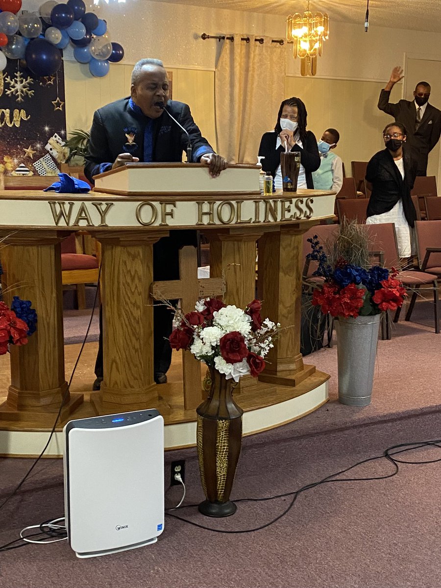 wohtemple's tweet photo. #SundayMorningService #wohmshift #SundayMessage #fromdesperationtomanifestation #sundayvibes #sundaymotivation #BishopNixon π₯π₯π₯ https://t.co/dcgzjBtRsF