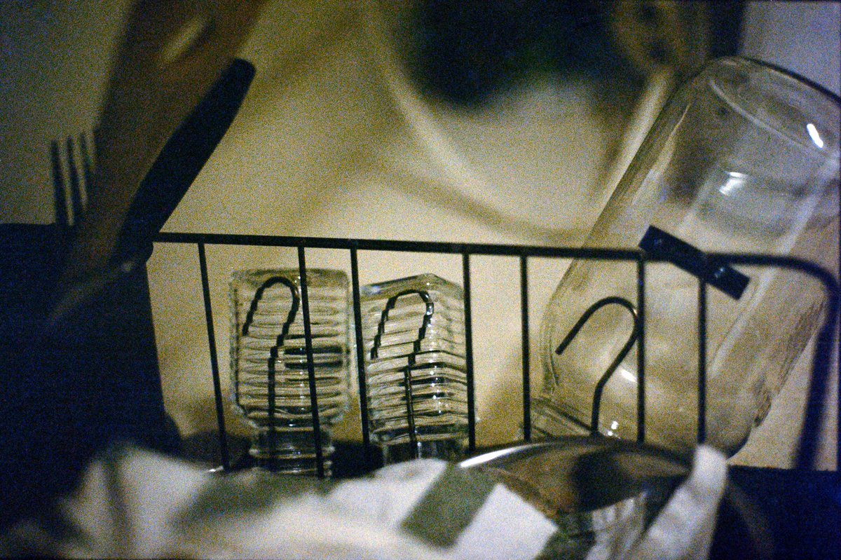 log_raphy's tweet photo. beauty in the mundane

📷 Canon A-1 
🎞 Kodak Gold 200
🧪 Unicolor C-41
💻 Negative Lab Pro

#Photography #35mm #art #kitchen https://t.co/Pw6uk99Y5d
