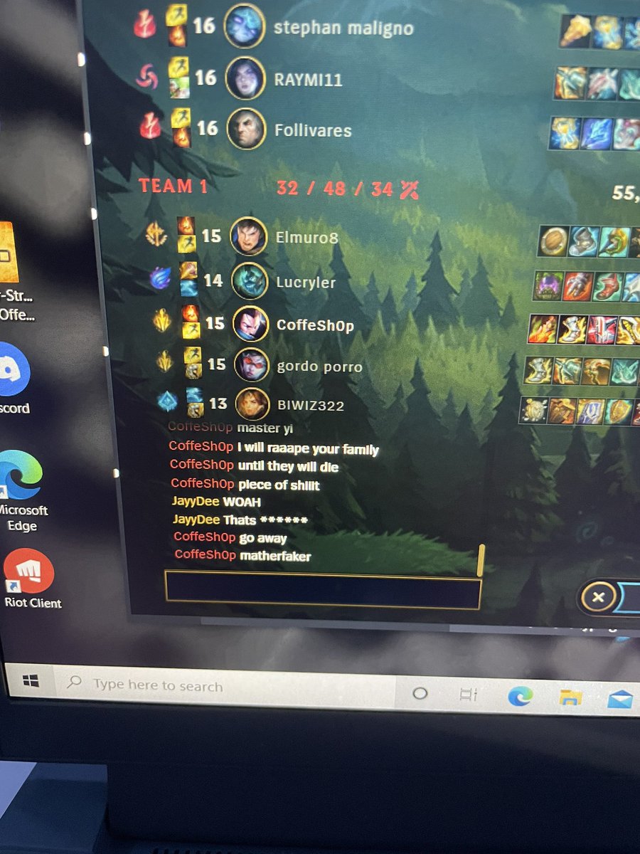 JakeeD96's tweet photo. @RiotSupport Can you ban this player pls this is disgusting https://t.co/kx5U8IHsch