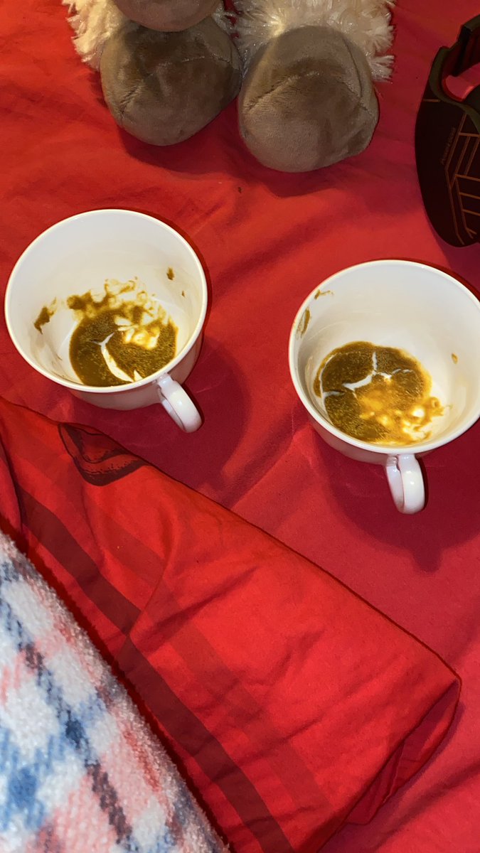 aliuminnit's tweet photo. @dwtl0vebot it's my moldy mustard cups https://t.co/UHfOWHB1Zc