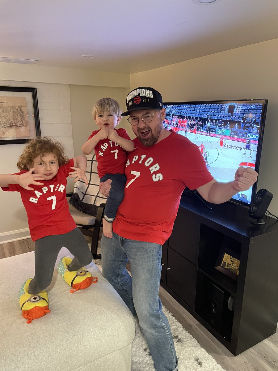 DanielMcD1's tweet photo. Sunday Game Day!
Basketball🥰🔥🏀
@Raptors #TANGERINEFANANGLE
#raptors #gametime #goraptors https://t.co/6yNNzXXGPn