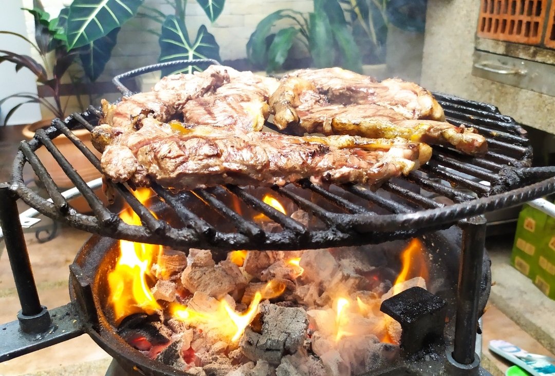 reinaldoco67's tweet photo. Con las buenas noches por acá!
Con su permiso, #Parrillando ando!
Así no más!🤤🤤
Aprovecho de saludar a los panas @eprpeme
@danilotelloo https://t.co/TmZyQTudfc
