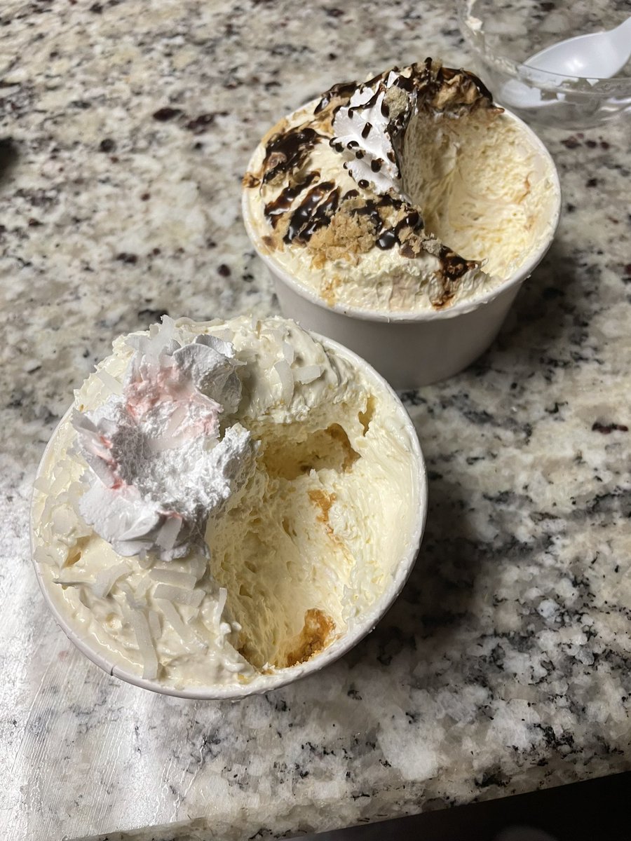 Doug_E_B's tweet photo. Did wanna spoil my dinner but when you favorite place does something special for ya….. you can’t help but dig in a little!!! Thanks @BoerneTx_Puddin
.
#DiningWithDoug #SupportLocalBusinesses #NutterButter #hawaiian #BestPuddingEver https://t.co/pka3AbhE51