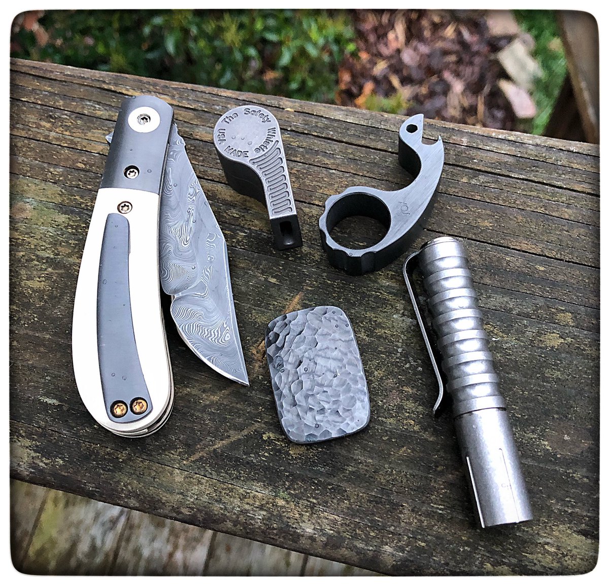 KevinCo55931013's tweet photo. Sunday’s carry-
#DocShiffer #Snail #Backpocket #NGMC #WorryStone #DarkSucks https://t.co/zwy67a53eS