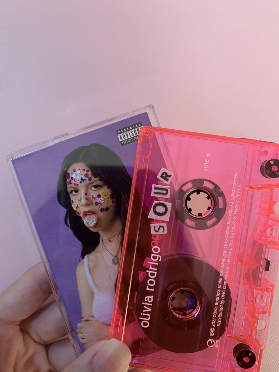 mrkhaul's tweet photo. @imapotatokeke thanks so much for my sour cassette 💕 it was packaged well and thank you for the cute freebies as well!! #chi_proofs https://t.co/vzFH8FS4DO