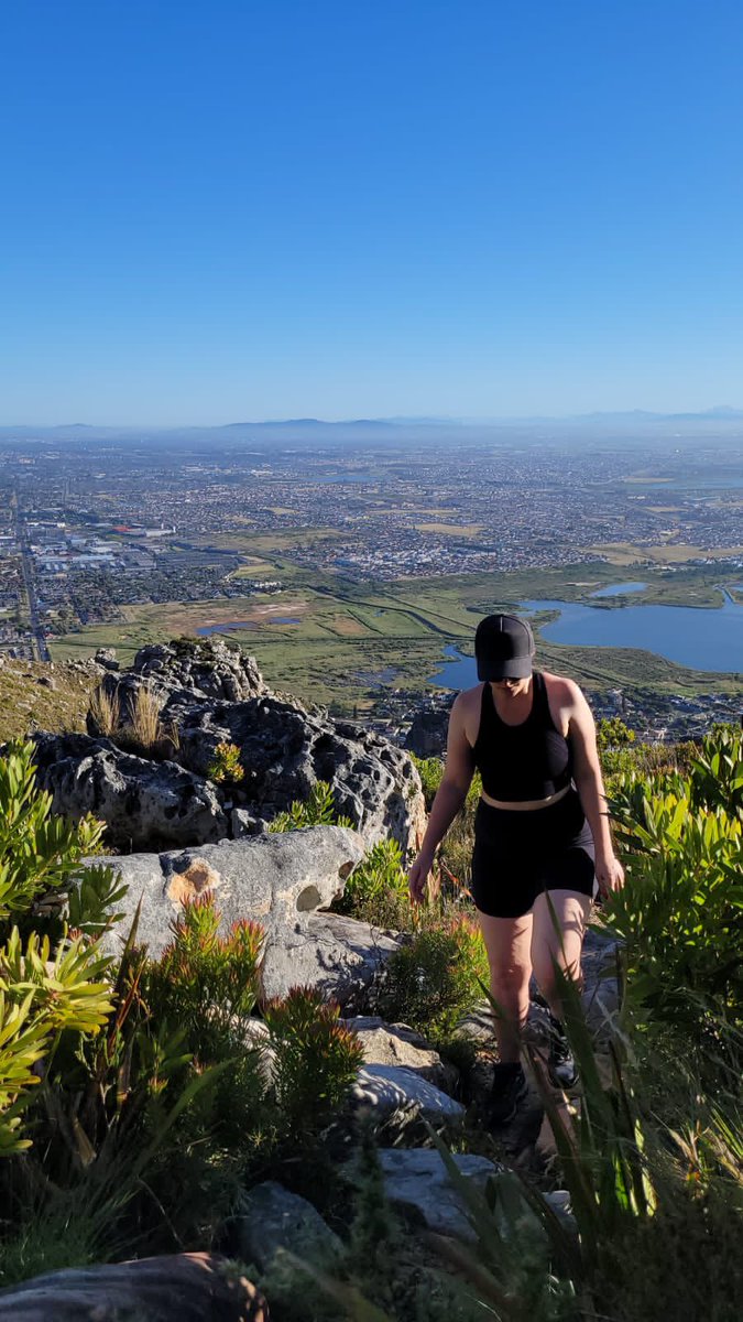 jennakipling's tweet photo. #Toad2Toad This 14.5km hike (or run if you’re so inclined) from Lakeside to Noordhoek is no joke, at 4h20mins walking this time, the African heat was an added layer I thought we avoided but going early, but alas. But done and dusted! @thetoadSA @DevilsPeakBeer https://t.co/J1Qvsbzhej