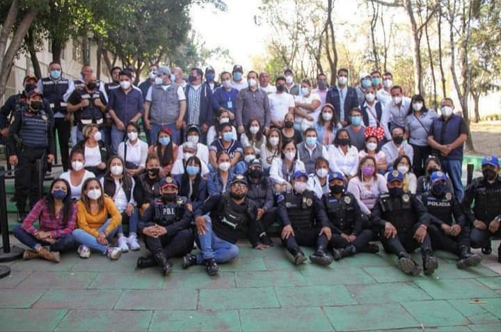 LuisArmandoNulo's tweet photo. ¡Valio la pena!
Más de 15 mil sonrisas de nuestras niñas y niños de @AlcaldiaAO
Un gran esfuerzo y trabajo en conjunto de esta gran familia 🤜🏻🤛🏻
#TeamLL💙 https://t.co/8Ks7zEeL1t
