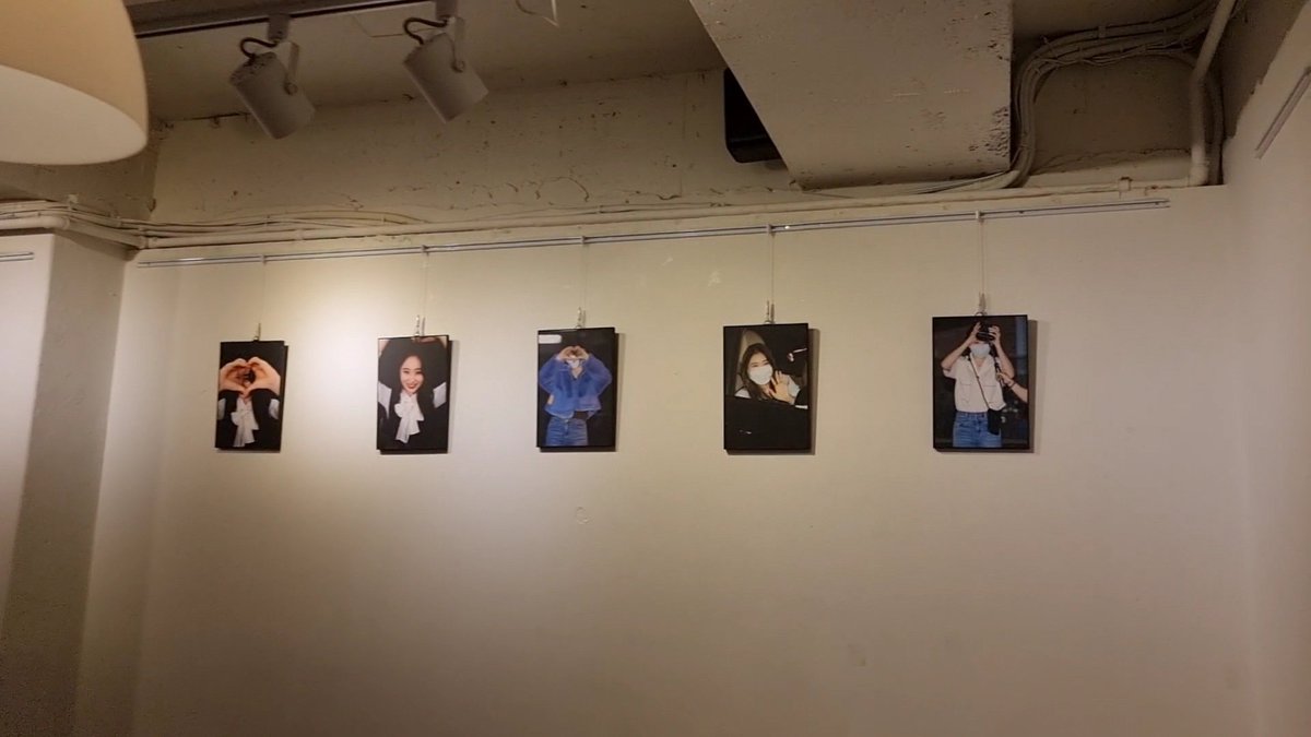 LightIZone's tweet photo. @Cafe_Bom0613 
일본에서 준비 해 주신 팬분에게 감사드립니다♡
카페 예쁘게 꾸며 주시고 매번 반갑게 맞아주시고 좋은 말씀 해 주시는 사장님도 감사드립니다!!😀😀
きれいに飾ってくださって ありがとうございます。♡!!チェヨンの誕生日おめでとうございます。
#채연이와_함께해요_0111 ♡ https://t.co/XpEfJCR5WT