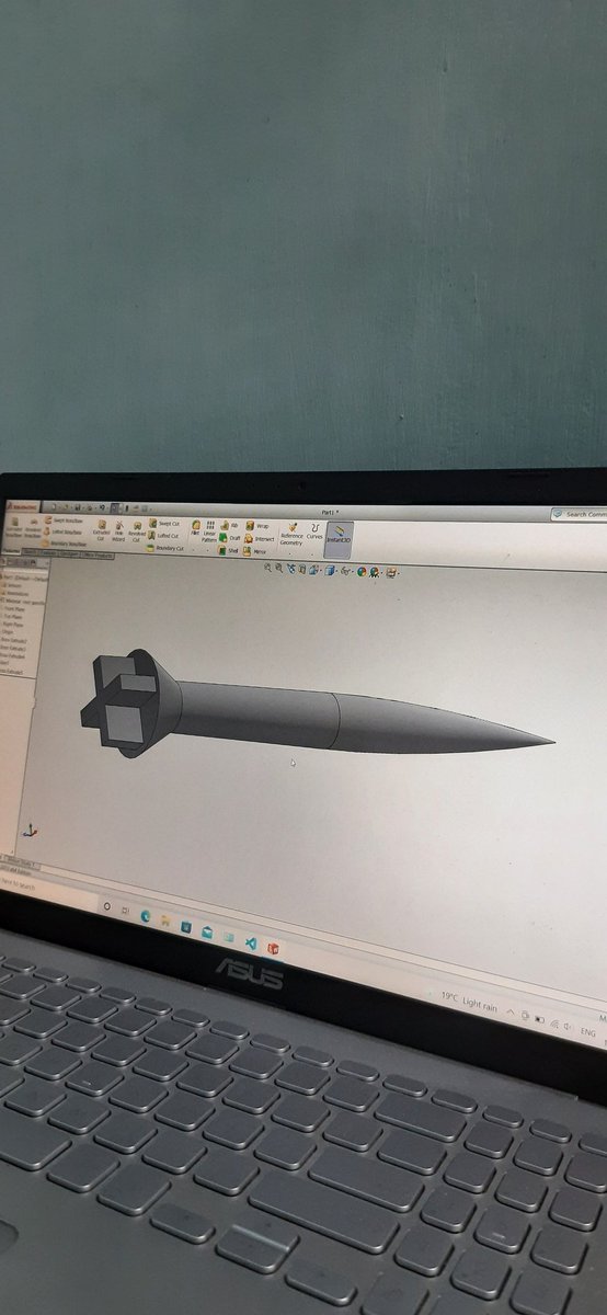 simple_guy321's tweet photo. Designing screw using #Solidworks 3D software. It has already taken half an hour, still 20% is incomplete. https://t.co/lLSSt5yfFU
