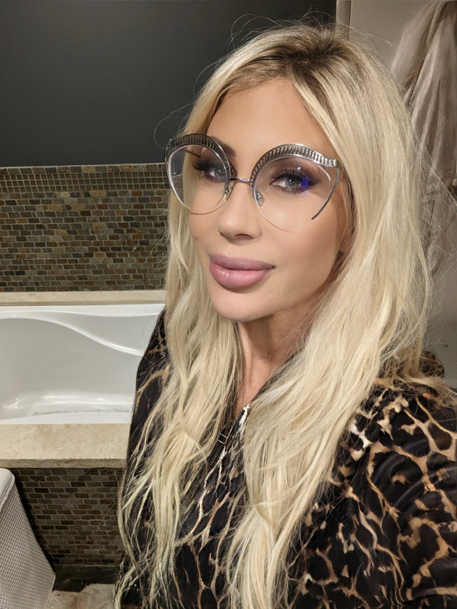 Tw Pornstars Puma Swede Twitter Like My New Glasses 5 28 Am 10 Jan 2022