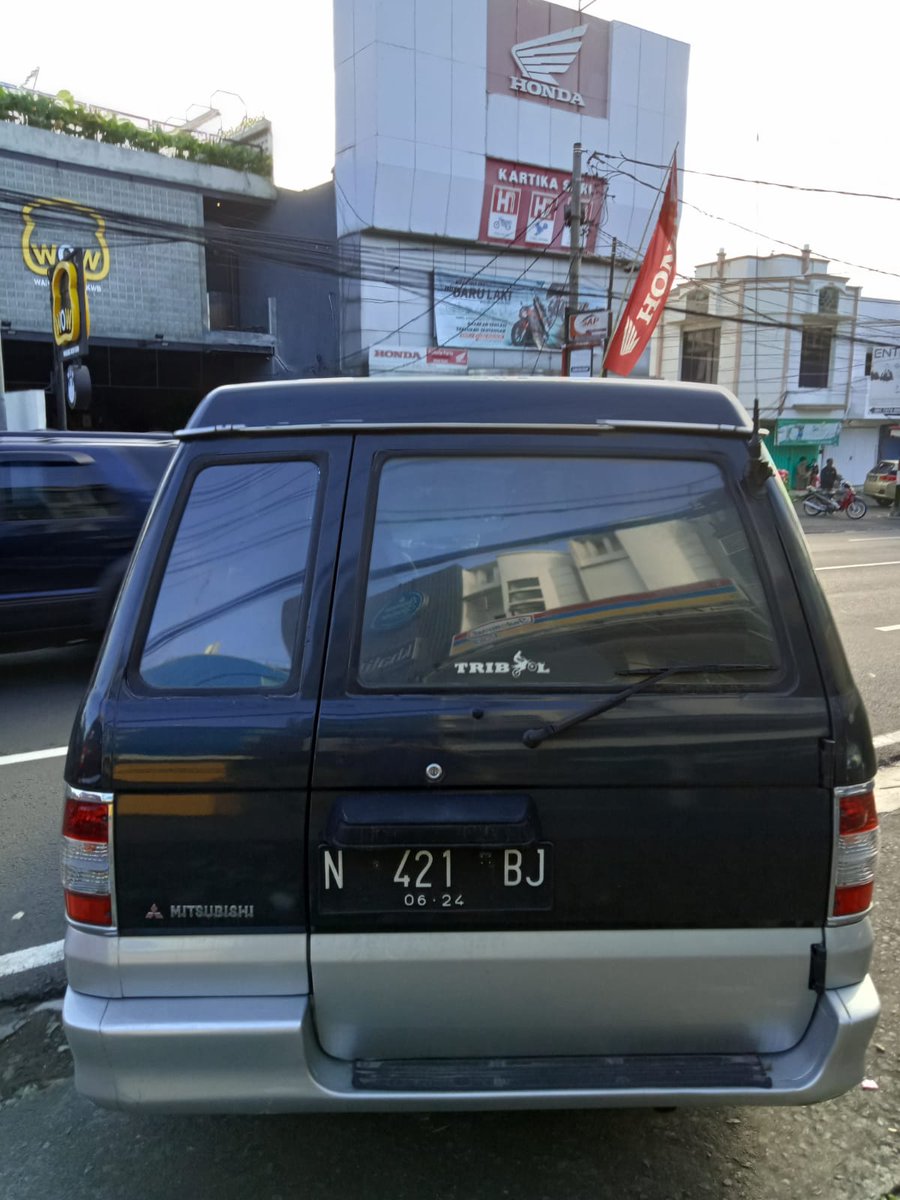 reriss's tweet image. Lur, sing kenal karo wong sing duwe libom N 421 BJ, tulung kabari ya. Mari nyerempet libom ku gak gelem tanggung jawab mau. Alasane ngeyel gak salah
@infomalang