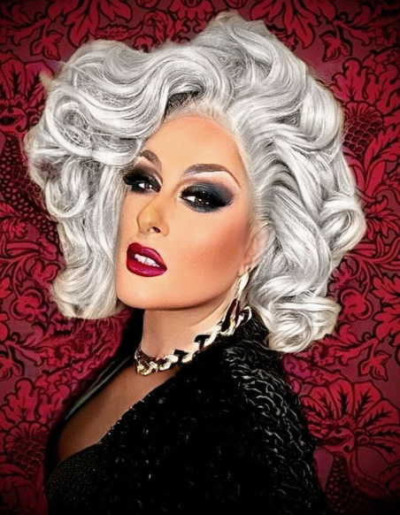 JMcKMelbourne's tweet photo. #DragRaceItalia judge #TommasoZorzi was moved when #EnormaJean said she's HIV-positive. "I think it should be normalised and de-dramatised allowing HIV-positive people to finally get rid of the stigma that has been harnessing them for 40 years. Enorma was extraordinary." #gaynews https://t.co/GNpn68MaCj