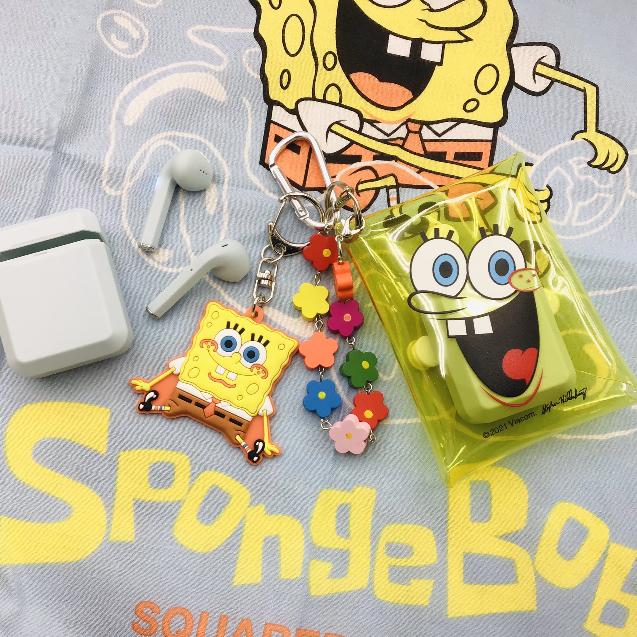 サンキューマートイオンタウン郡山店 スポンジ ボブ 大人気アニメキャラクター スポンジ ボブ コラボグッズに ラバーキーホルダーが新登場 むっちりとした可愛いキーホルダーになってます カラフルなアイテムとの相性抜群
