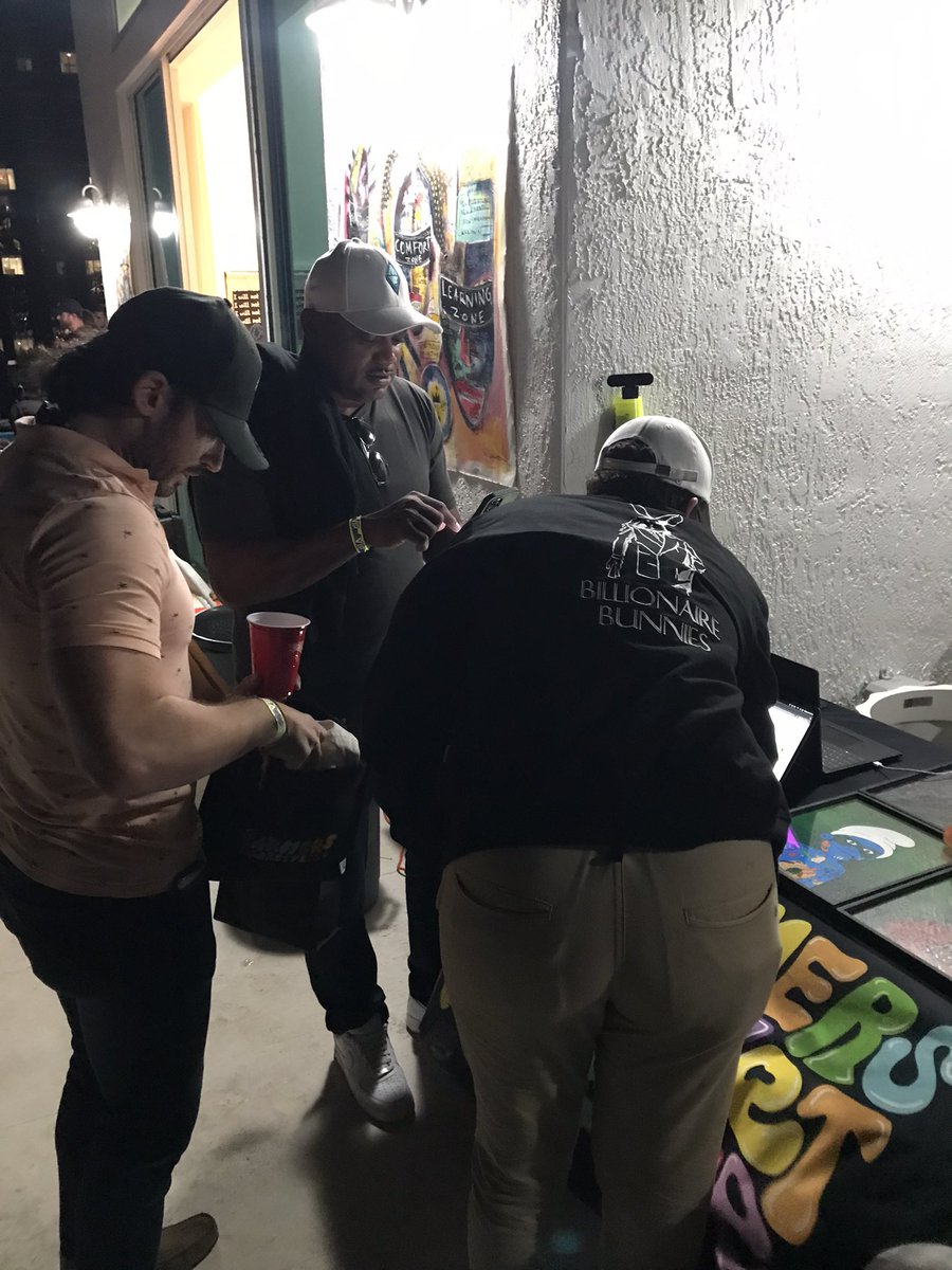 gutter_pimpc77's tweet photo. Month late but photo dump from #LotBasel & #GutterOutpost in Miami
Like or comment of you were there! (The Ethereum was GAS btw ⛽️😎) https://t.co/X4TVDunwUV