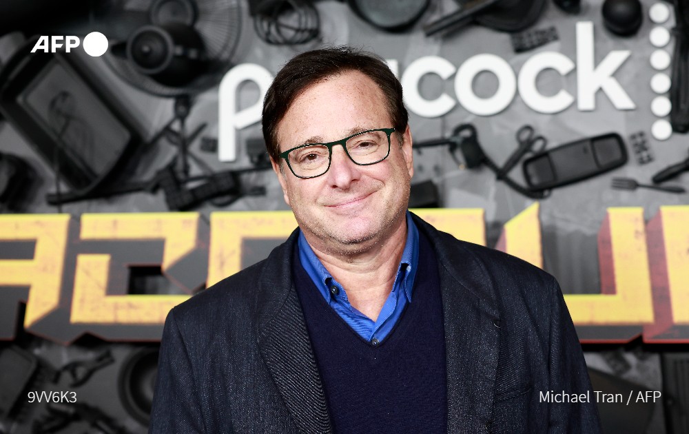 AFP's tweet photo. #UPDATE Bob Saget, the US comedian who delighted millions as the star of television's "Full House" in the 1980s and 1990s, has been found dead in a Florida hotel room, the local sheriff says https://t.co/KPkYYFRIF0 https://t.co/rXSppRrAal