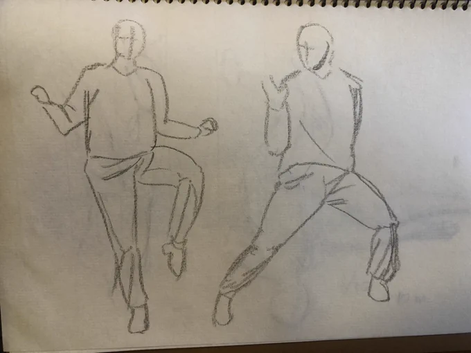 ジェスチャの奴は服も描こうとしっかり決めたらなんかこなれて来たかな
クロッキの時にちょっと流れでデフォルメしすぎないようには気をつけつつも、大きな動きの流れを捉えるのには結構効いてる気がする
 #まあまあクロッキー 