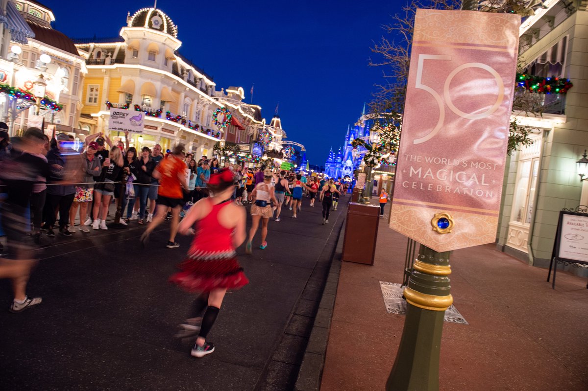 runDisney's tweet photo. ChEARs to a great ending of the 2022 @WaltDisneyWorld Marathon Weekend! ✨ Take a look at a few highlights from today's event: https://t.co/s8JpRQzX5y #WDWMarathon https://t.co/BkXbx6GWB1