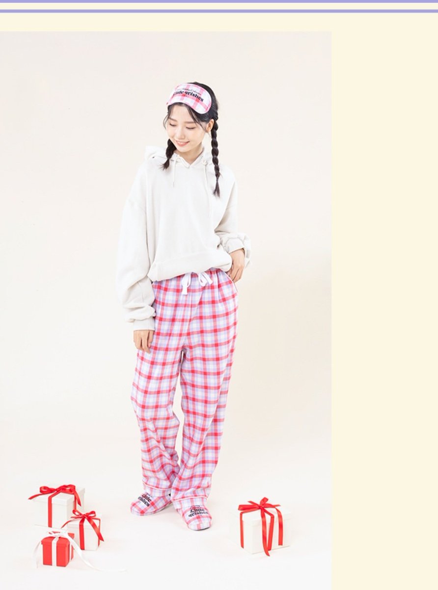 BTSBuyTradeSell's tweet photo. WTS BTS Official Little Wishes Holiday 2021 Sleep Kit Size L - No Photocards
Price: $75 USD (Free US Shipping)
Includes Pajama Pants in size Large, slippers & sleep mask.
Only opened to remove photocards. Items were never worn or removed from plastic.
#WTSBTS #BTSWTS #BTSSells https://t.co/4QEIqWoltC