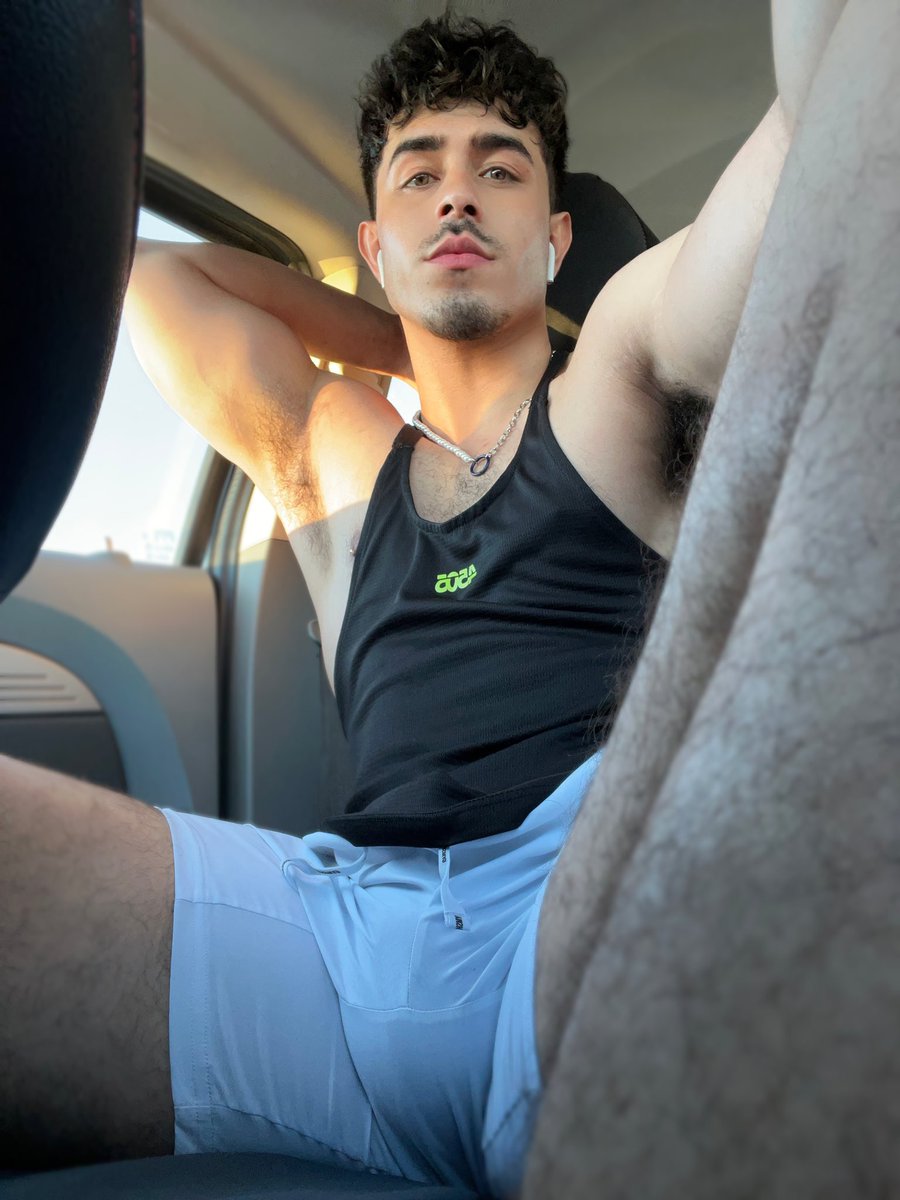 D4nielOsgood's tweet image. Suns out guns out👃🏼🐽💪🏼 onlyfans.com/d4nielosgood