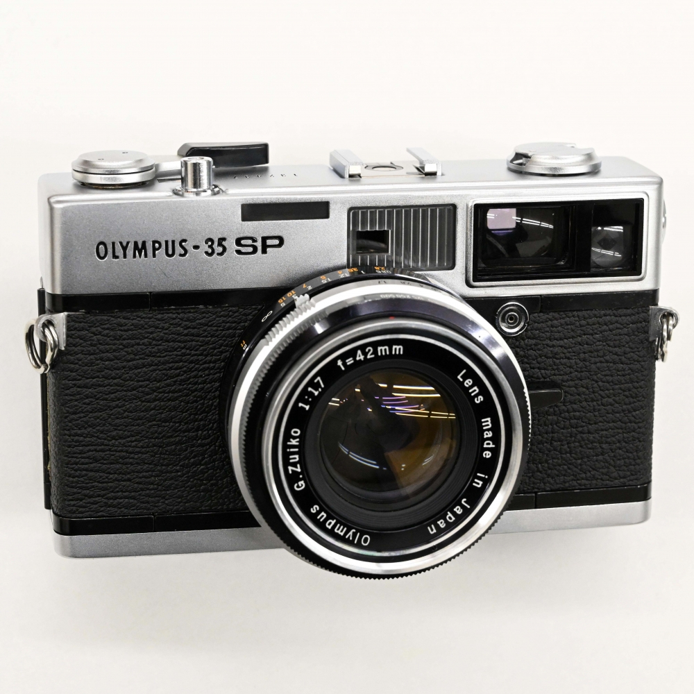 champcamera's tweet photo. #OLYMPUS #35SP by #港北ニュータウン 店

1969年に発売され、当時レンズシャッター機としてスポット測光、平均測光の2種類の測光方式を初めて可能にしたカメラ！
42mm f1.7単焦点レンズを搭載しています。

#OLYMPUS35SP #フィルムカメラ #都筑ふれあいの丘 #グリーンライン
https://t.co/MMpVkiDTkX https://t.co/oLDMeoqgYK
