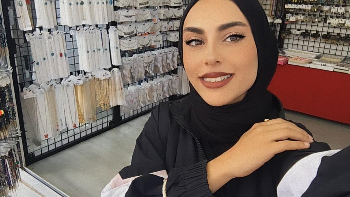 İçten gülmüş gibiyim  :/