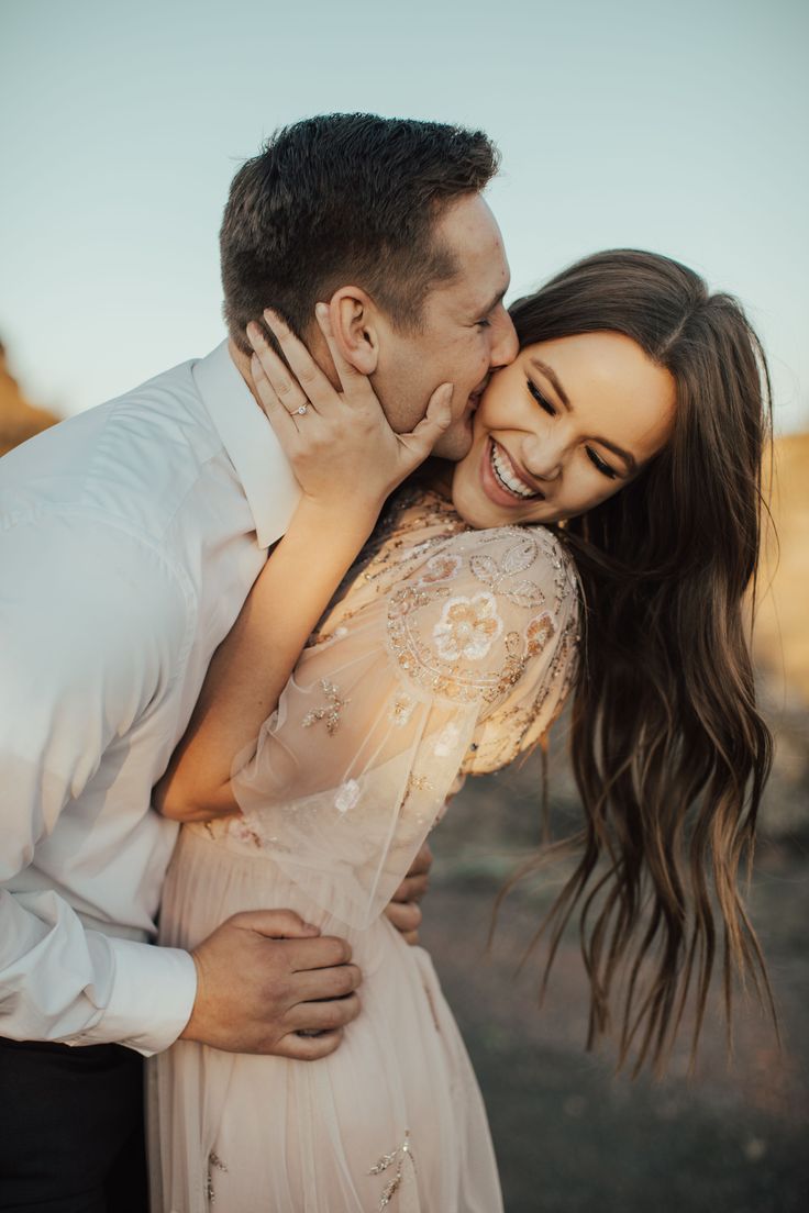 aide_md's tweet photo. Tu y yo nos merecemos
un amor extraordinario,
un amor sincero 
e incondicional.
En el cual exista confianza,
admiración y respeto.
Donde yo te cuido,
tu me cuidas
y nos queramos bonito
los dos. https://t.co/Ikktue9tis