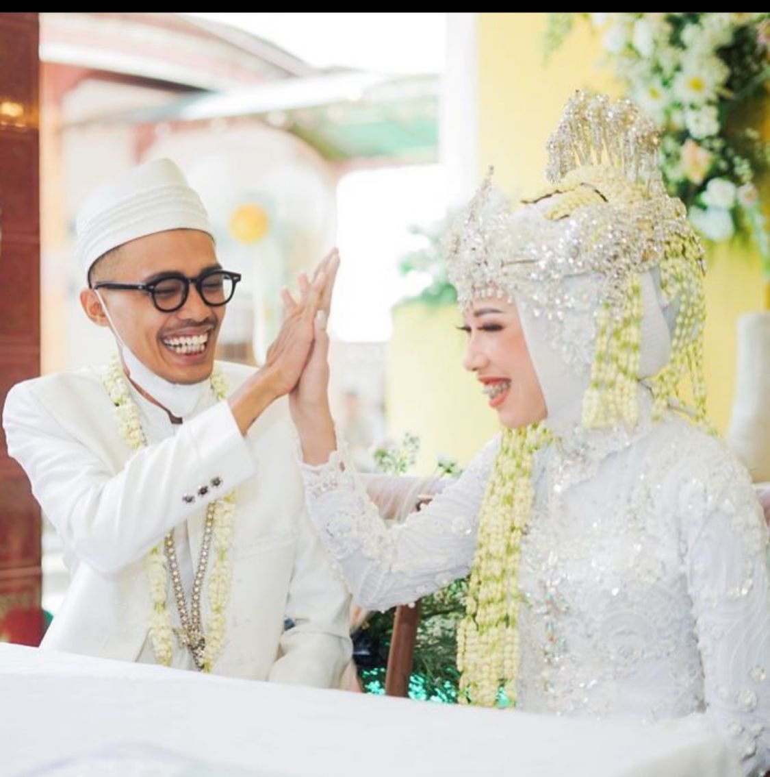 RayiAyodia's tweet photo. Investasi Bodong!
Dicari Silvy arbiyati dan Adam Manoch.
Penggelapan dan penipuan uang 5Milyar dari beberapa orang. Dan dari saya sendiri 115jt. Pelaku sudah tidak bisa di hubungi dan tidak ada yg tau keberadaannya. Ada yg blg di BDG, LAMONGAN, KALIMANTAN. 
5jt perkepala!💗💸💸 https://t.co/vPde8elewO