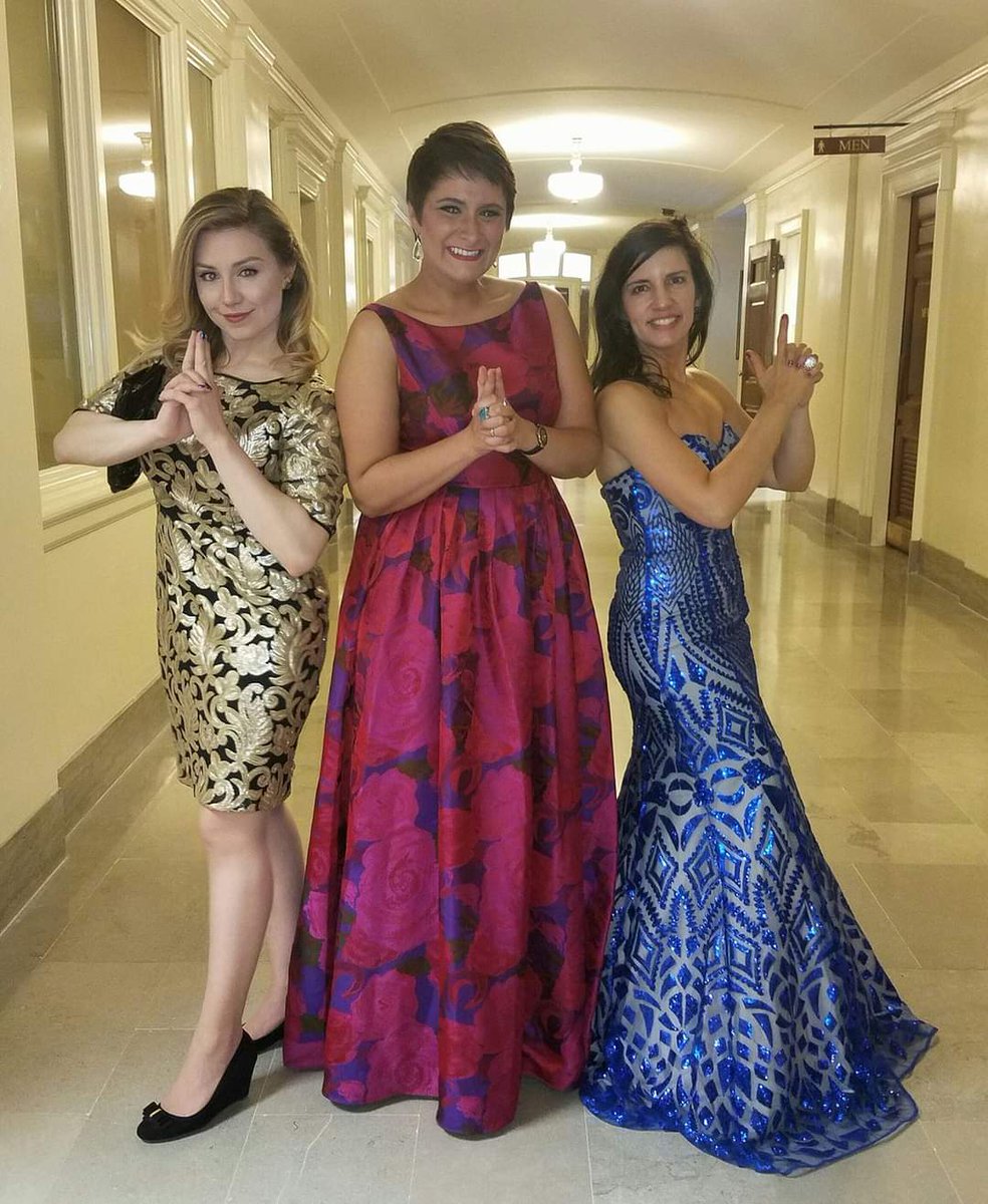 CarrieTergin's tweet photo. Such a fun memory popped up from 5 years ago! Charlie's Angels in the Capitol! #Inauguration2017 #InaugurationJCMO https://t.co/H35knybAtV