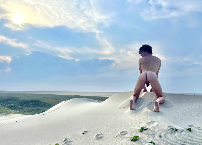 cum find me where the dunes meet the sea https://t.co/2wTakAOlQN