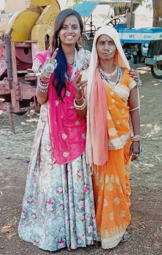 RSS कहता है हिन्दू बनो,
मिशनरी कहते है ईसाई बनो,
बुद्धिस्ट कहते हैं धम्म अपनाओ.!

लेकिन हम कह रहे हैं कि आदिवासी सिर्फ़ आदिवासी हैl हम हमारे और आपके अलग धर्म कोड (आदिवासी/Aboriginal/Indigenous) या मूल पहचान की लड़ाई लड़ रहे हैं क्या आप हमारे साथ हो? <a href="/Arjun_Mehar/">🏹 Arjun Mehar | अर्जुन महर ☭</a> <a href="/AsalkarJitendra/">*भील जितेंद्र असलकर*</a>