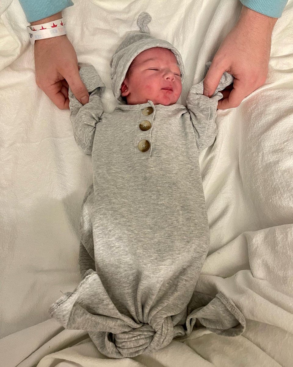 Hix53's tweet photo. “I saw God today.”

On 1/7/22 at 5:29pm we welcomed Rhylan Asher Hix to the world. Mommy and daddy love you so much more than you know. 8lbs 2oz and a long 21 1/2 inches of absolute overwhelming joy. My entire world. And my new best friend ❤️ https://t.co/q54e42zVfS