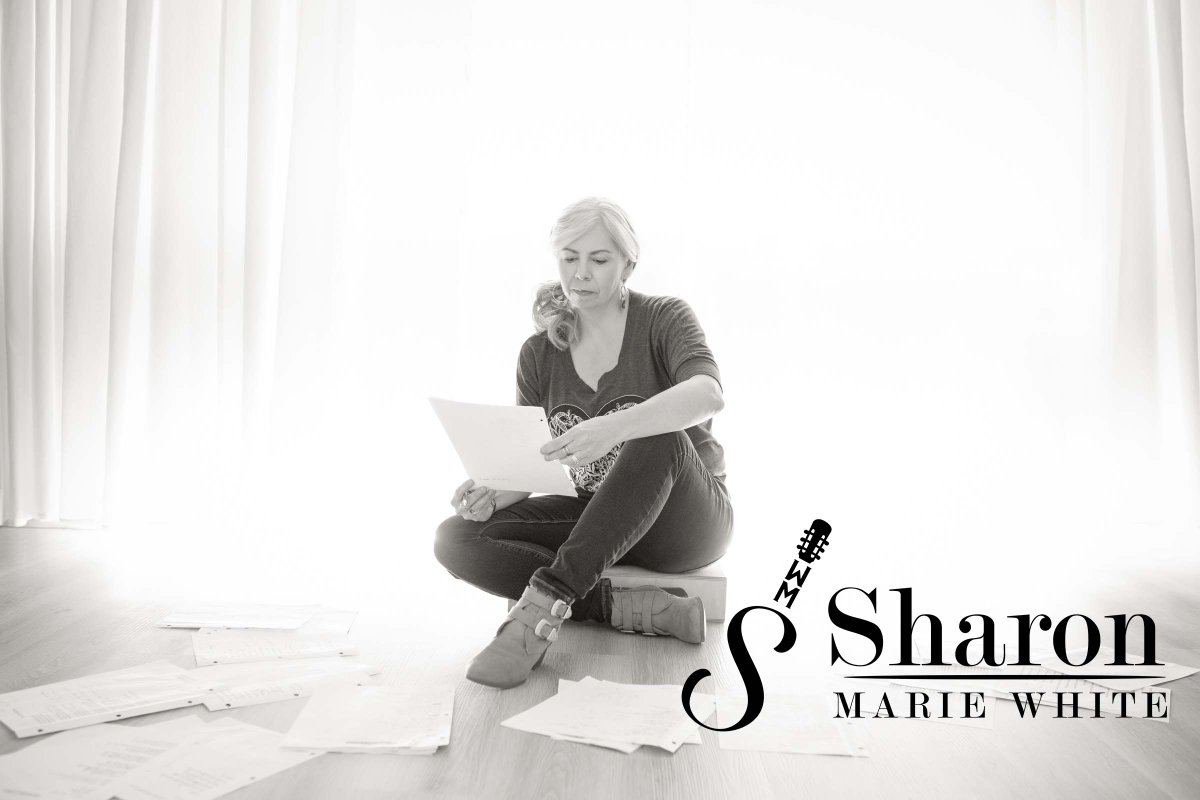 Hey everyone, check out my new logo! I hope you all have a great week! #sharonmariewhite #countrymusician #singersongwriter #indiecountry #indie #newlogo