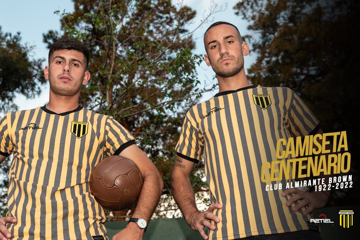 PieldeAscenso's tweet photo. 👕#Novedades ⚽️#1raNacional
Hace instantes se dio a conocer unas de las nuevas camisetas #Retiel en homenaje al Centenario de Almirante Brown. https://t.co/w6ZSxWo1Zm