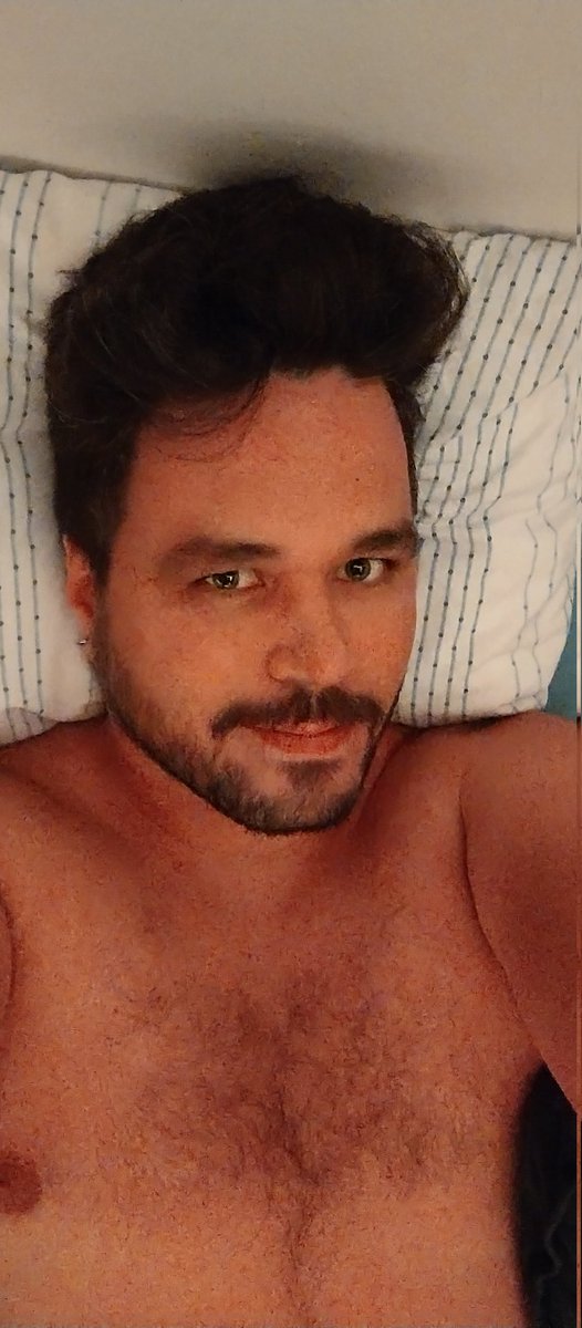 eluglio's tweet photo. Bora dormir que já acabou o findi! https://t.co/KRxs3nGY0Y
