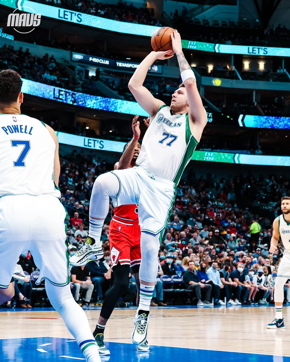 🌟 39 CAREER TRIPLE-DOUBLES 🌟

RETWEET TO VOTE @luka7doncic for #NBAAllStar!