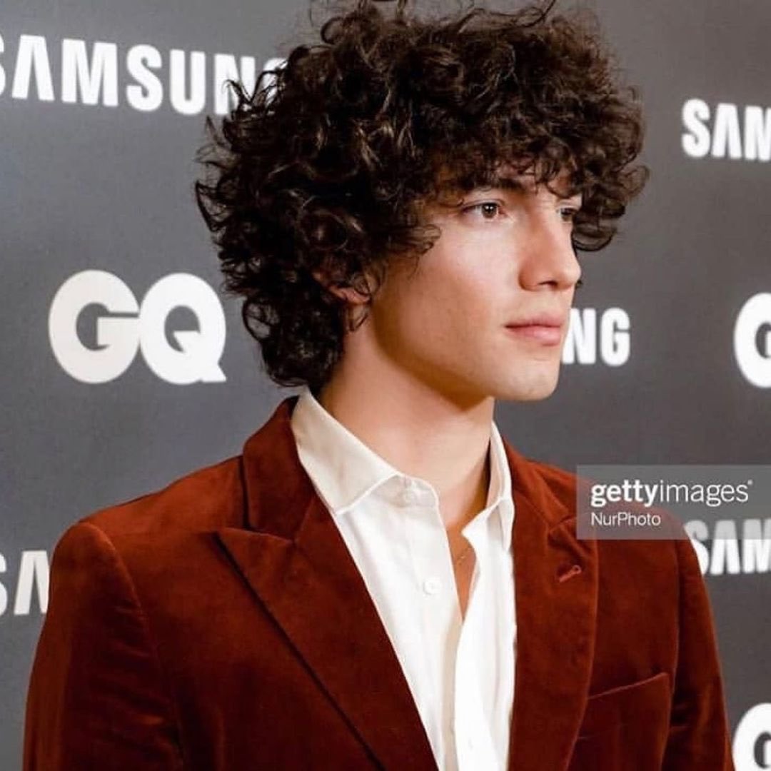 CalebWRutherfor's tweet photo. # Baile de Invierno 
Enero 7

—Esa noche Caleb se encontraba en la gala del baile de invierno anual que se hacía en Villa RB, siendo acompañado de su querida amiga @DodoBiersack— https://t.co/boWGOBPNik