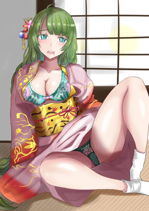 着崩れ夕雲

着崩れ好きなんだけどエロにしか見られないので描きにくいというかなんというか、、、、(お前日ごろ何描いてんだ、って話なんだが) 