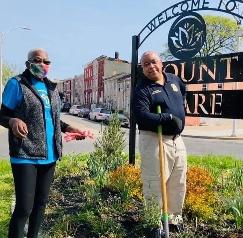 _MountClare's tweet photo. They’re officers by occupation but  are so much more to us. They are our neighbors, friends and an extremely important part of our community. We appreciate our Baltimore City Police. The Mount Clare Community is proud to celebrate National Law Enforcement Appreciation Day💙 https://t.co/fkqk0JnqH7