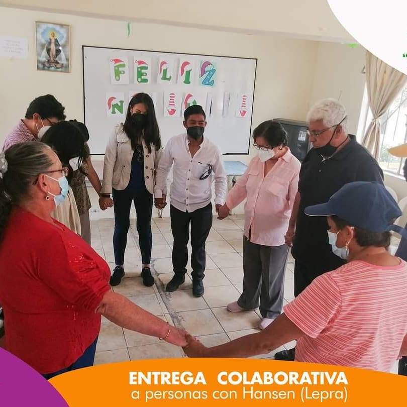 ProSonrisaEc's tweet photo. Seguimos Ayudando 💚 • El día de ayer se realizó el encuentro de la Celebración de la Vida. Pudimos entregar víveres a adultos mayores en situación de enfermedad de Hansen. 🤍 Esto lo logramos junto a la Iglesia Cristiana De La Gran Comision. https://t.co/I9JeCIEEKq