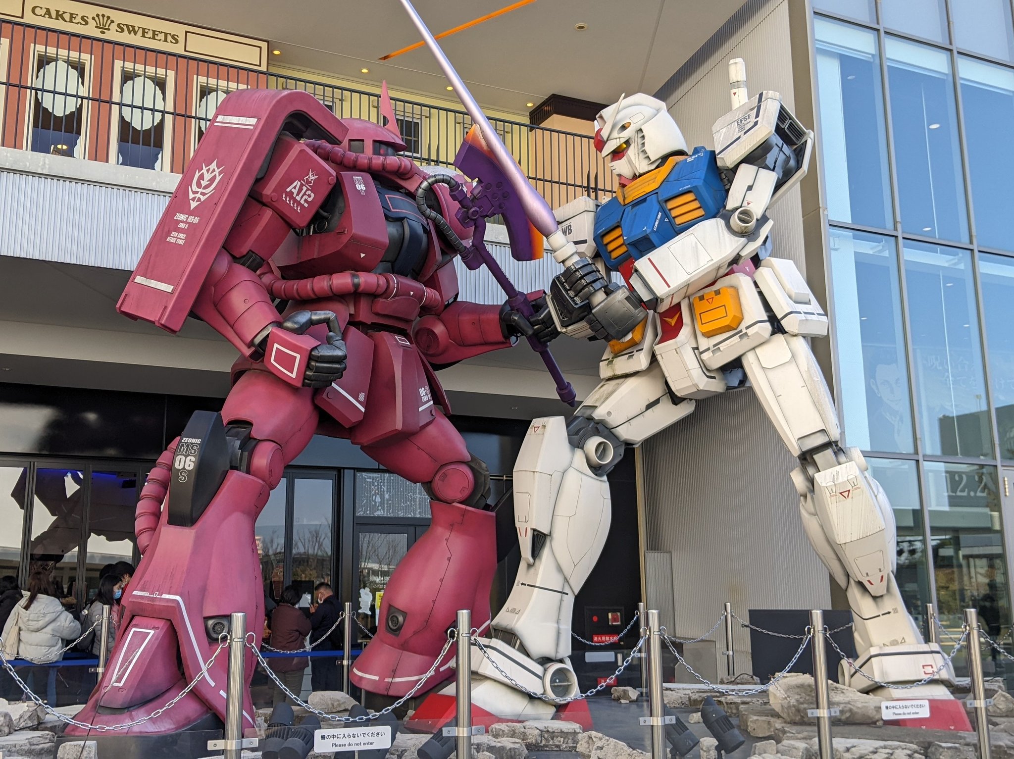 ガンプラオジサン 大阪府吹田市にある 今日で閉店するガンダムスクエア 家から近いんでお別れに来ました ガンダムスクエア T Co Fnjyfeutvh Twitter