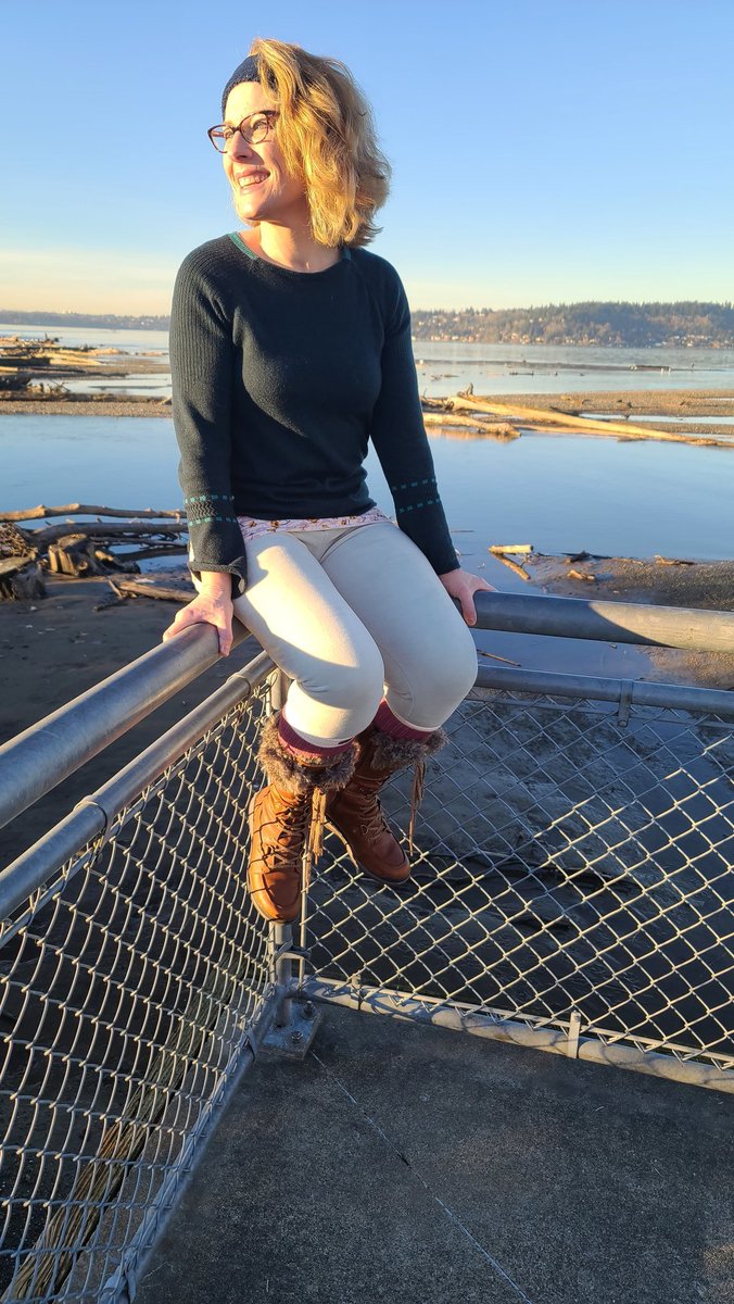 gldngrrl's tweet photo. Enjoying the #seattlesun today by #lakewashington https://t.co/DRncyfTnMM