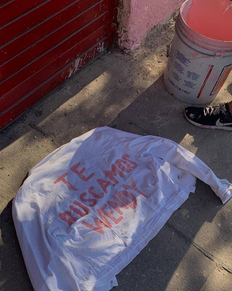 UnnaTuitera's tweet photo. Hoy 9 de enero, se cumple un año de la desaparición forzada de Wendy Sánchez, hermana de un amigo mío.

No dejaremos que su nombre y cara queden en el olvido. Seguiremos  buscándola, compartiendo y haciendo ruido hasta tener respuestas de Wendy.
#TeBuscamosWendy https://t.co/PIHtVjApOR