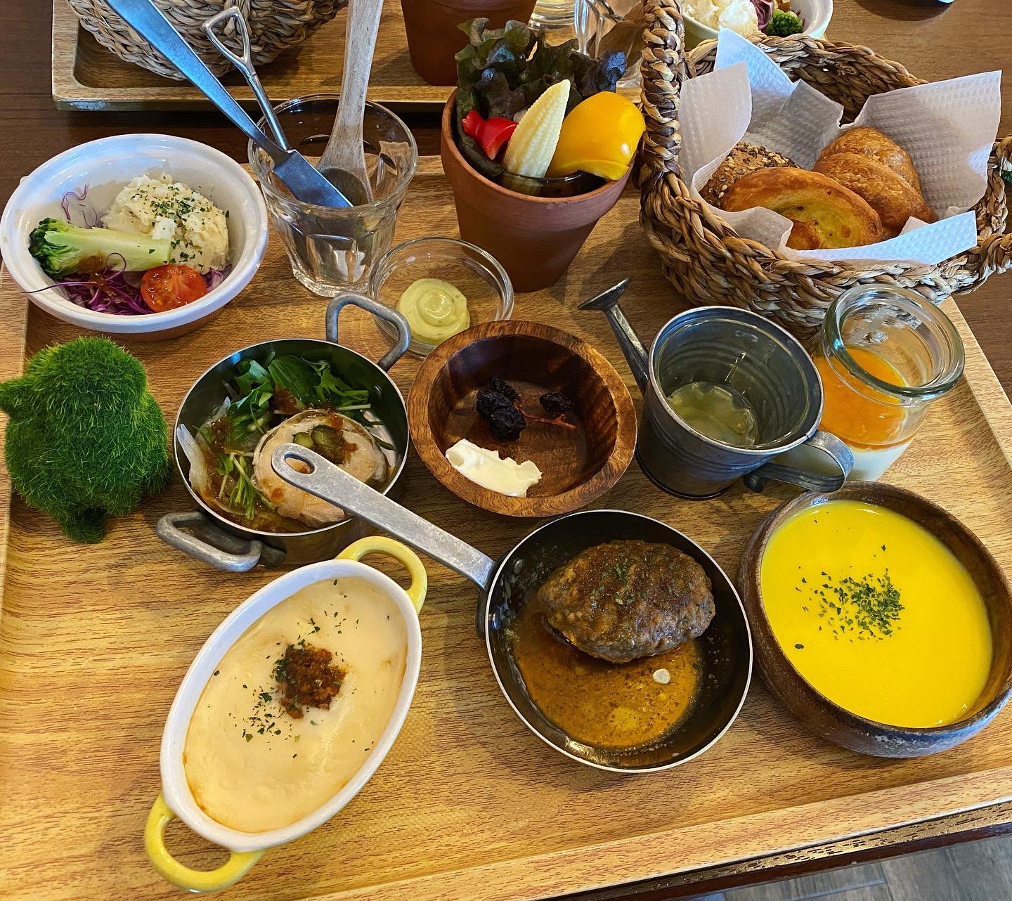 溝垣杏奈 人気のプレートランチをいただきました 美味しい料理を少しずつ食べられる 佐鳴湖畔にたたずむペンション風のお店です Cafe Amp Dining Re Voice 浜松市中区富塚町5025 リヴォイス 佐鳴湖ランチ 浜松ランチ 浜松デート 浜松女子会