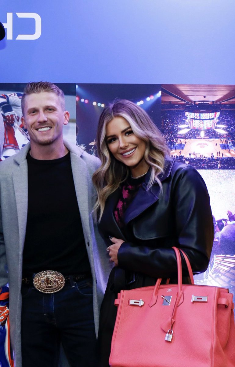 Kaitlyn Davis tweet media