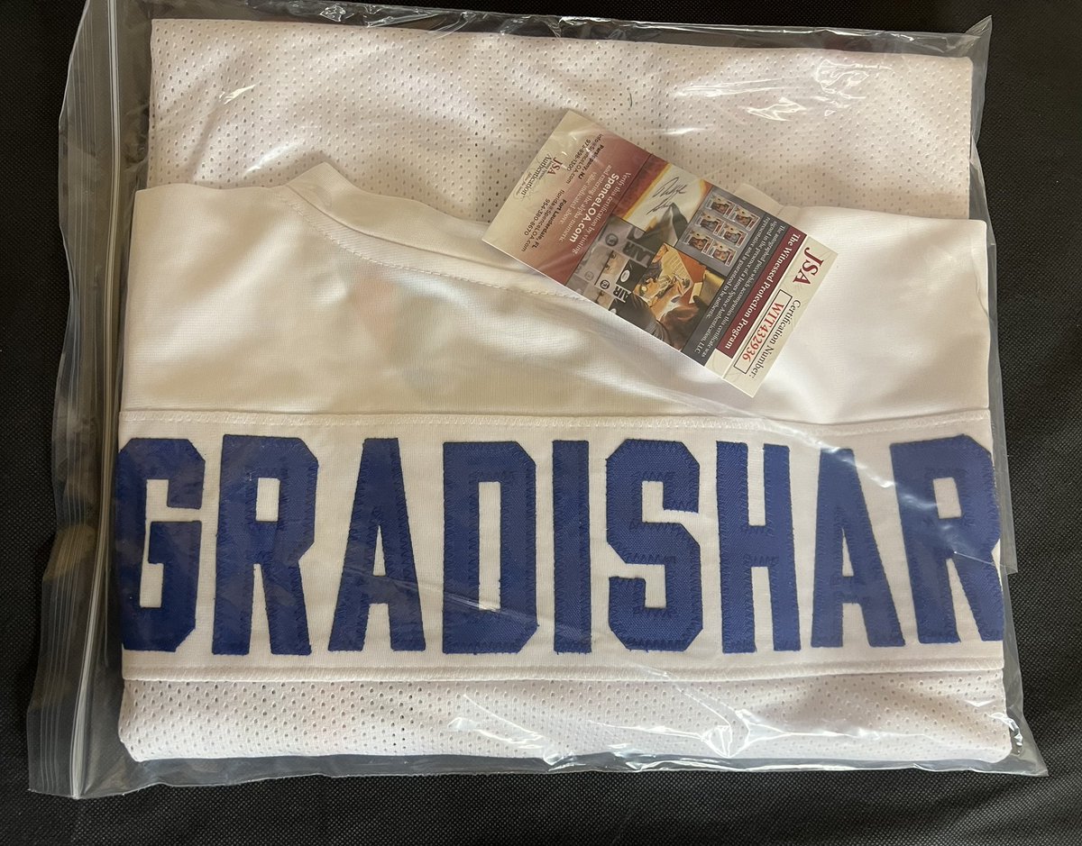 OTBreaks's tweet photo. Congrats Thanh on winning this awesome @Broncos signed jersey of Randy Gradishar! Very nice looking auto! Mr. Gradishar has been inducted into the college football HOF, Broncos Ring of Fame and is a 7 time Pro Bowler! #BroncosCountry #Broncos #NFL #MysteryBox #sportsCards https://t.co/l3s95mrjXL