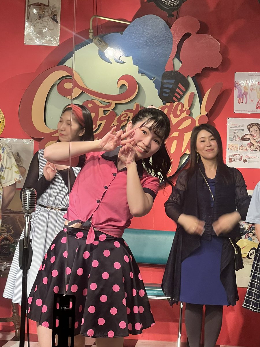 YAMATO_tw's tweet photo. むっちゃ好き!こーいうステージ♬ちょっと初見だと劇場見つけにくいかもだけど、
うん❣️楽しい♬及川サンがセンターとは知らずに見に行ったのでちょっとドギマギした(センターの子を推した経験無いから(笑)) また機会が有ったら見に行きたいね #gotet #栗jet #及川ひかり https://t.co/88Ka1GNosR